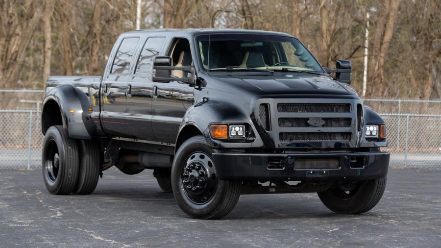  Ford F-650 Pickup Supertruck 2005 года  (фото 1 из 20)